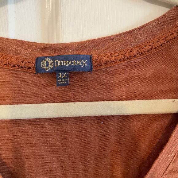 Democracy Rust V-Neck Blouse - Picture 2 of 13